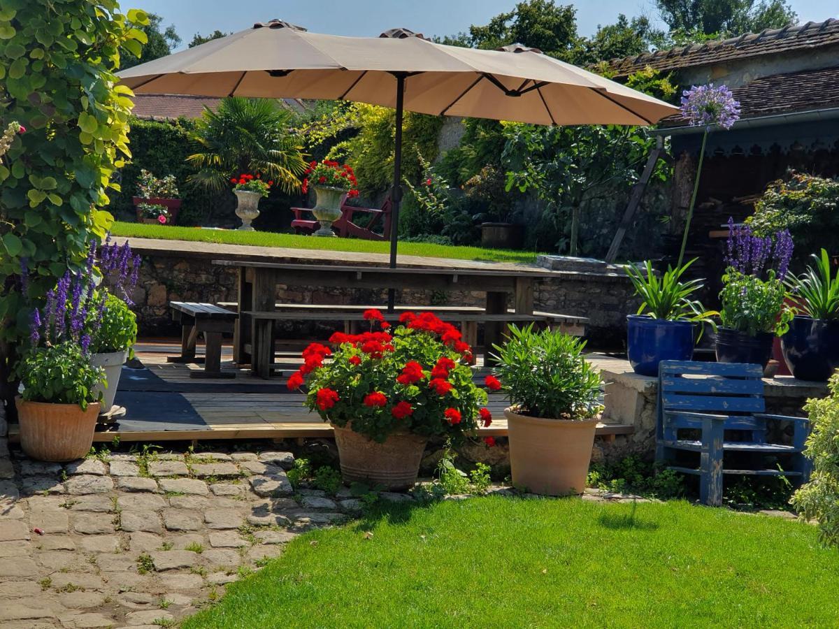 Les Glycines Bed & Breakfast Ury Exterior photo