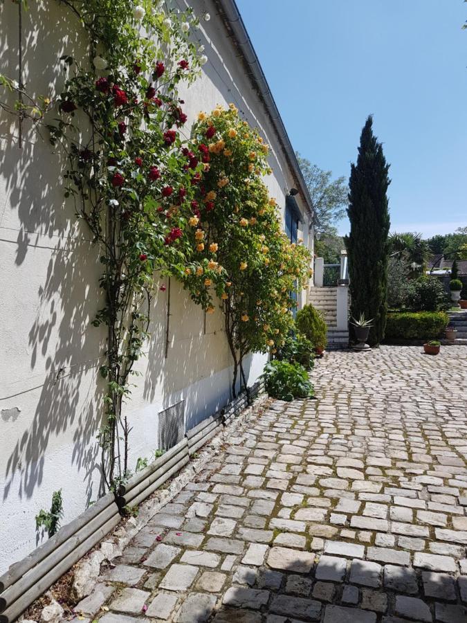 Les Glycines Bed & Breakfast Ury Exterior photo