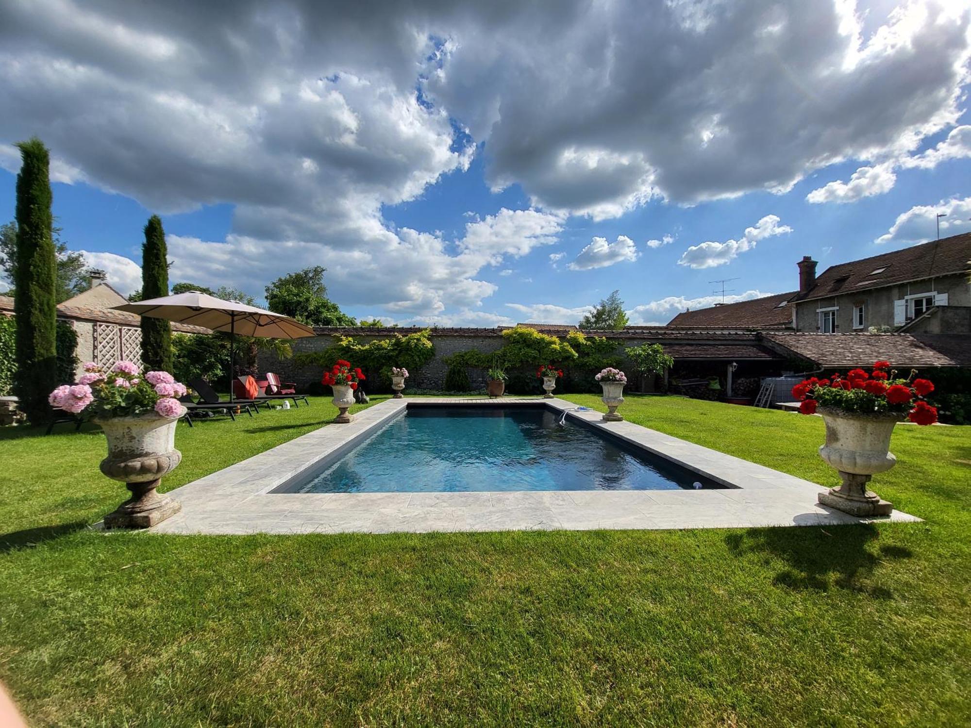 Les Glycines Bed & Breakfast Ury Exterior photo
