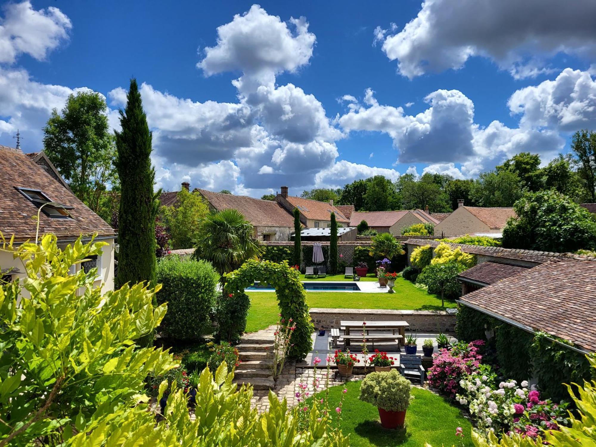 Les Glycines Bed & Breakfast Ury Exterior photo